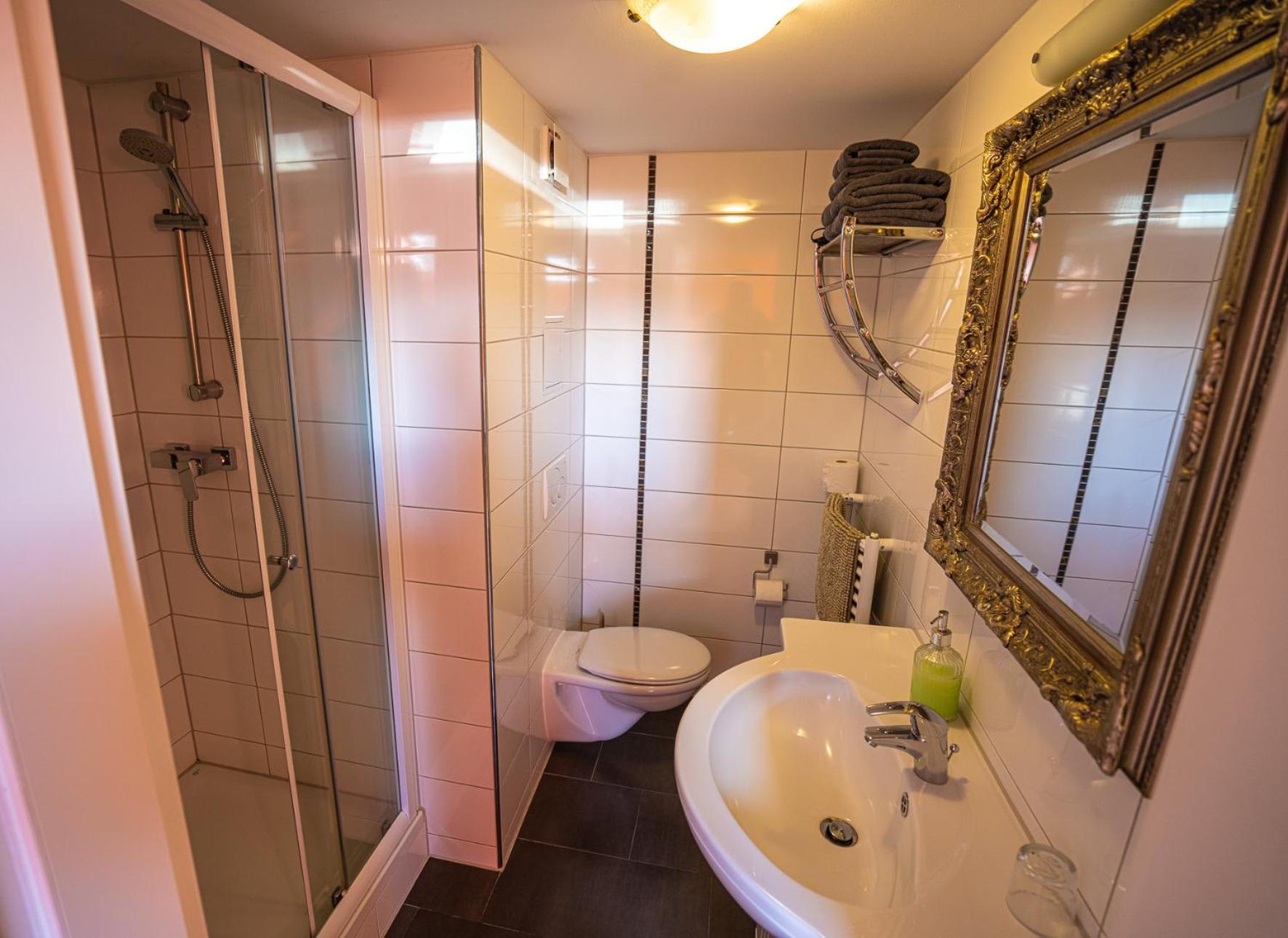 Pension Am Dom Schwerin  Kamer foto