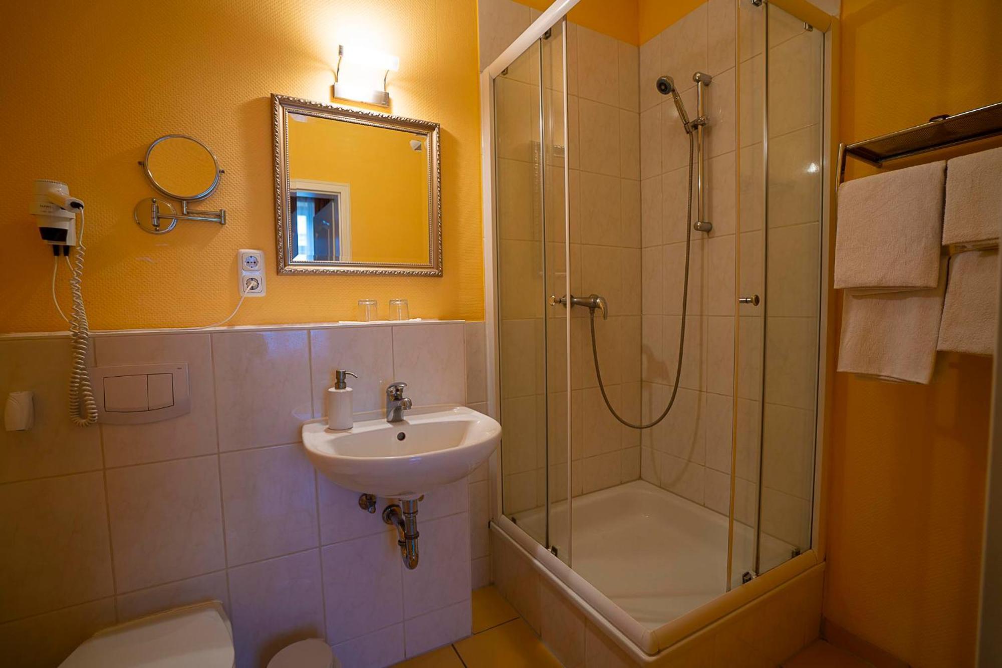 Pension Am Dom Schwerin  Kamer foto