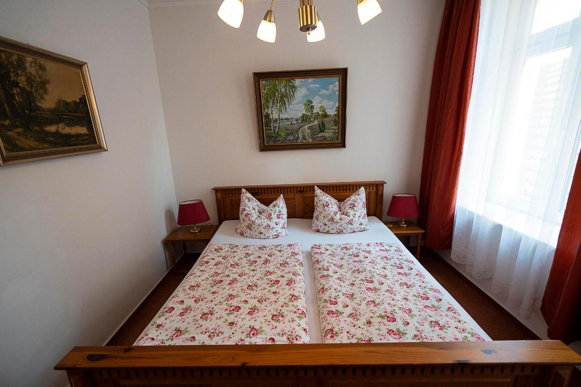 Pension Am Dom Schwerin  Kamer foto