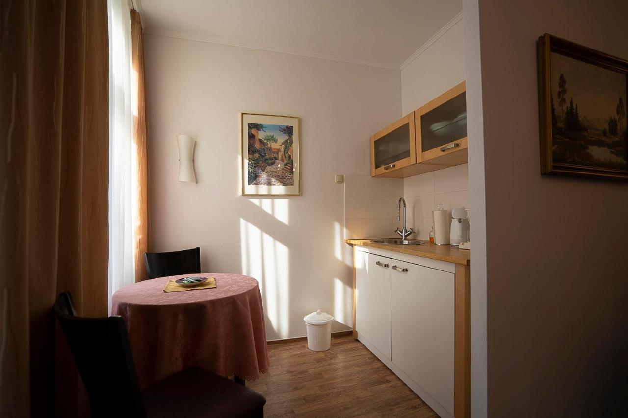 Pension Am Dom Schwerin  Buitenkant foto